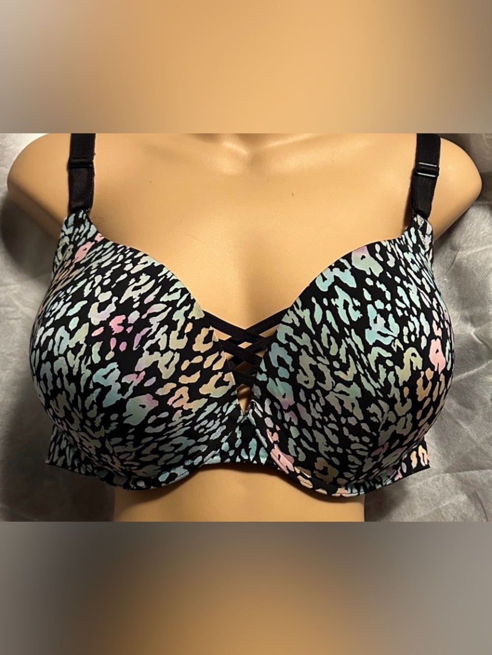 Torrid Curve 40DDD Multi-Color Animal Print T-Shirt Bra with Crisscross Detail.